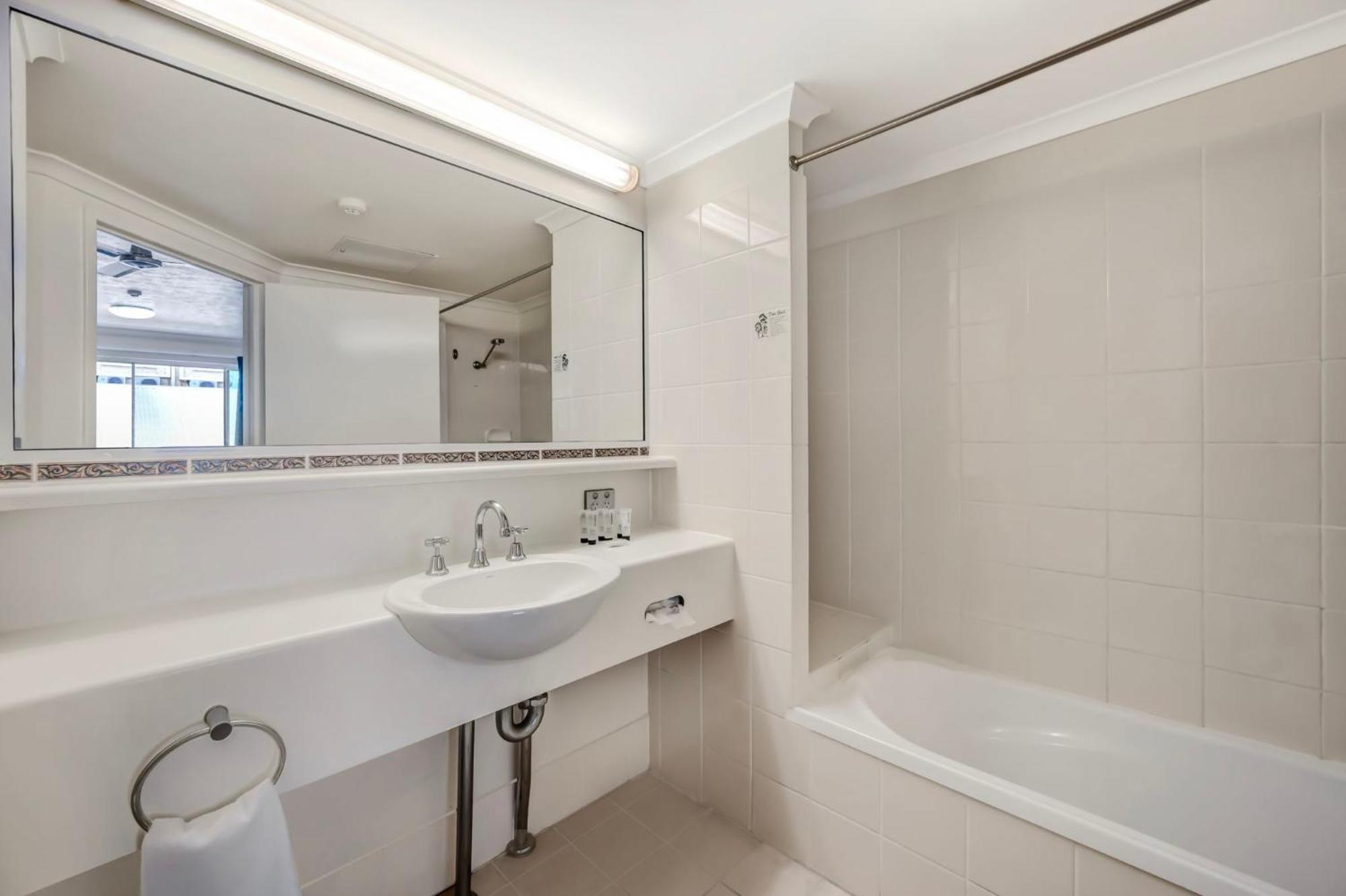 City Oasis Inn Townsville, Surestay Collection By BW Kültér fotó